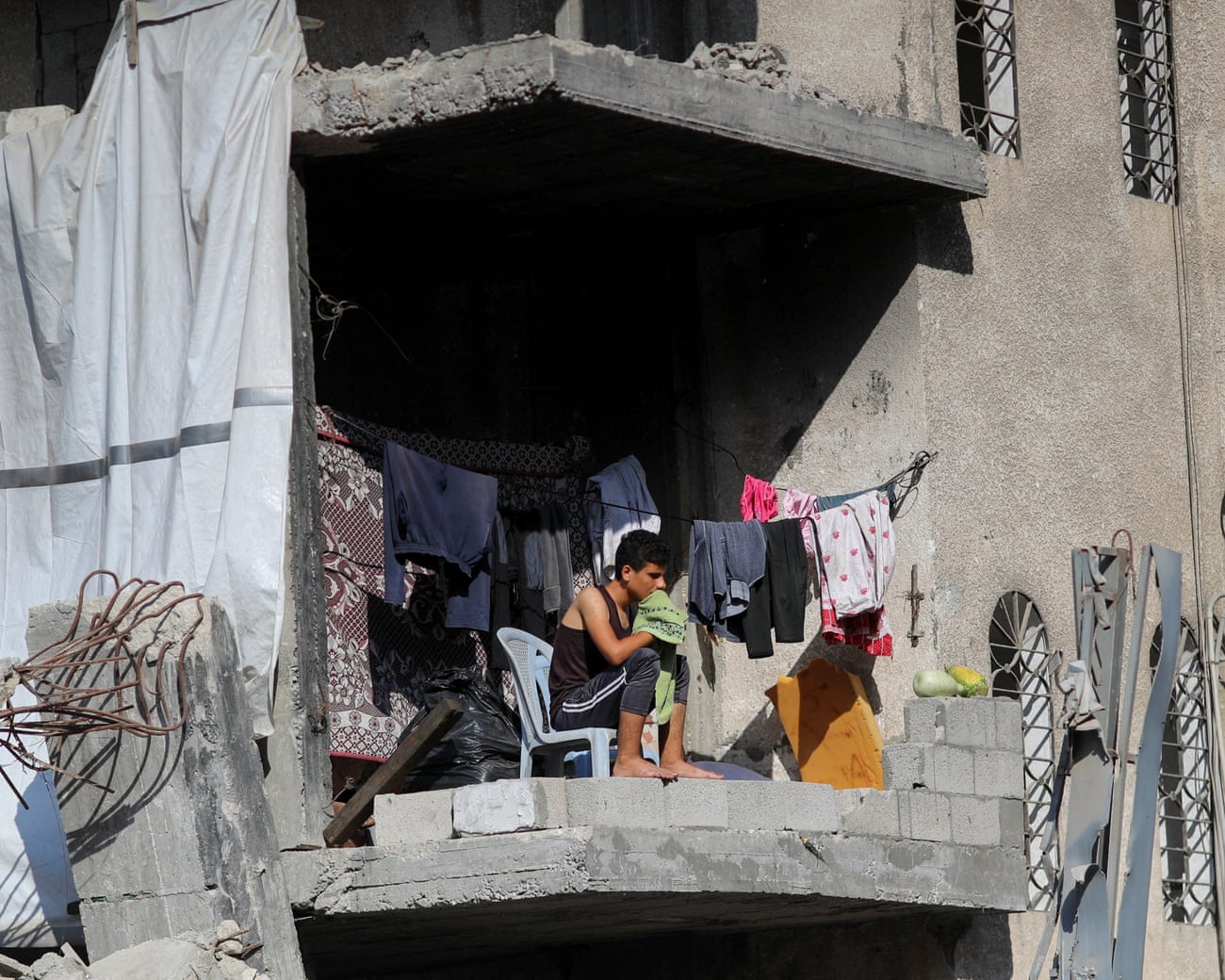 Gazans  defy Israel