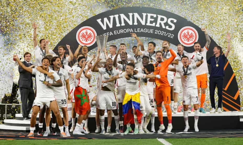 Sebastian Rode of Eintracht Frankfurt lifts the Europa League trophy. 