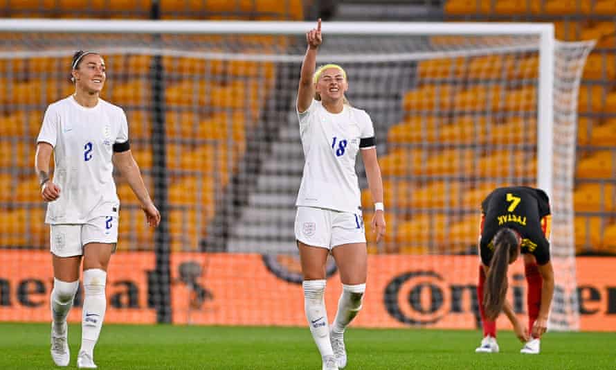 Rachel Daly’s volley lights up England win over Belgium in Euro 2022 warmup | Women's football 4 Chloe Kelly after her shot was deflected past the Belgium goalkeeper to give England the lead.