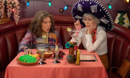 Lily Tomlin et Jane Fonda dans la comédie Netflix Grace et Frankie, 2022.