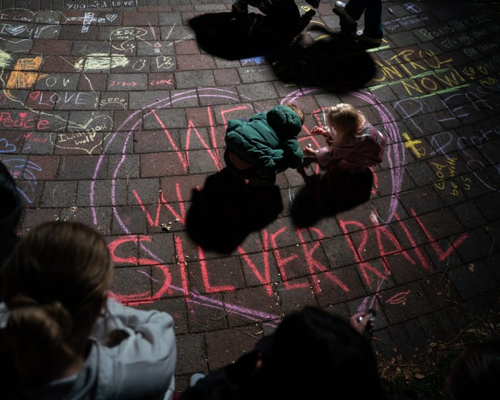 Police search for clues to deadly shooting at Oregon elementary school