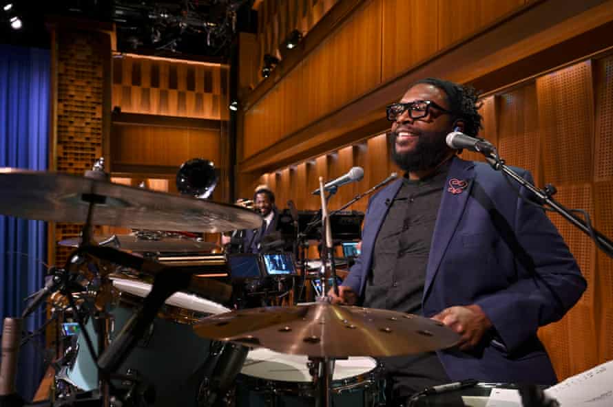 Questlove on drum set