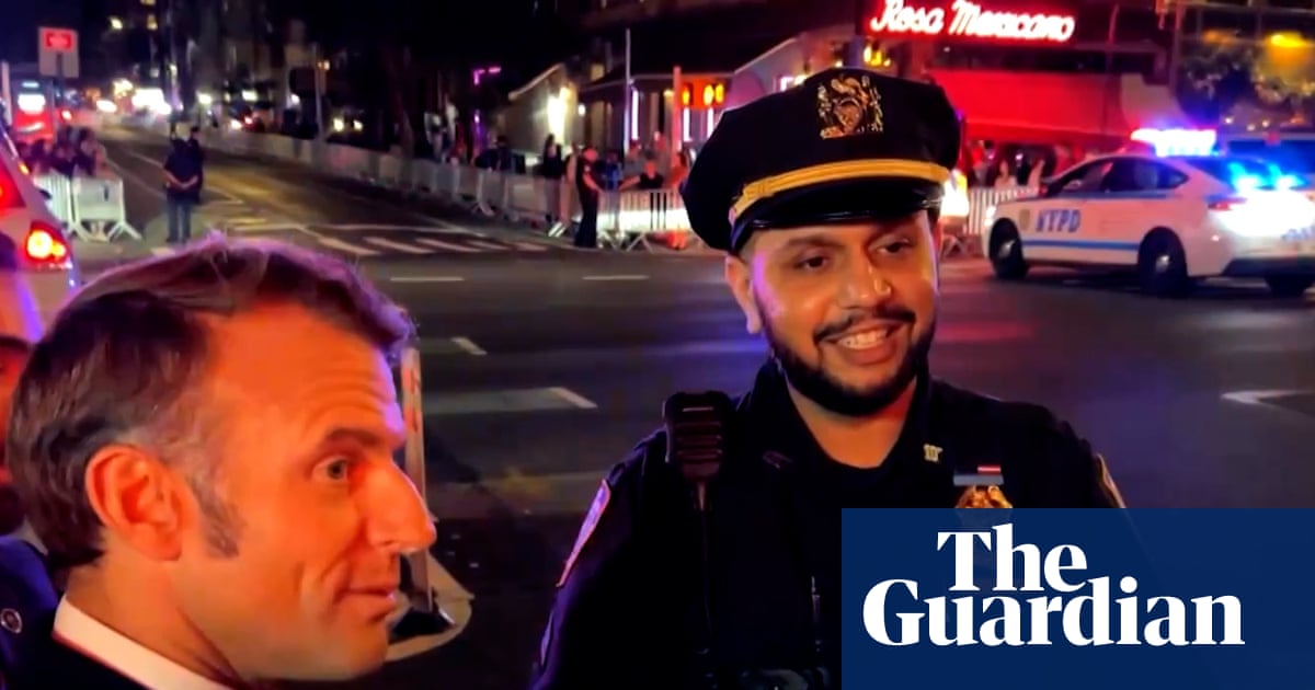 Emmanuel Macron calls Donald Trump after being blocked by his motorcade – video