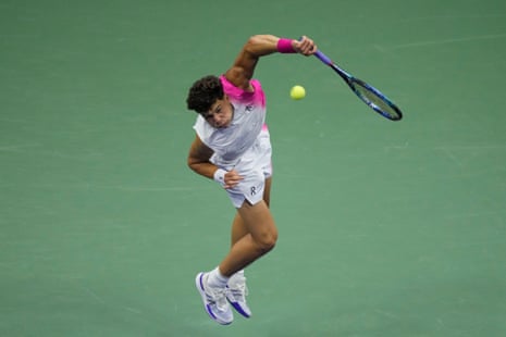 Ben Shelton v Novak Djokovic: US Open men’s semi-final – live | US Open Tennis 2023 6 Ben Shelton serves to Novak Djokovic.