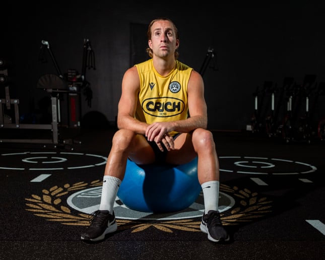 Raio-X de joelho mostrando a gravidade da lesão de Deulofeu