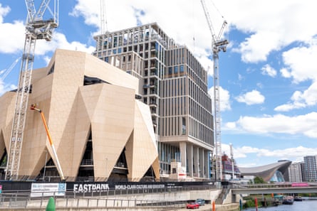 V&A East under construction in 2022, with the new London College of Fashion behind it.