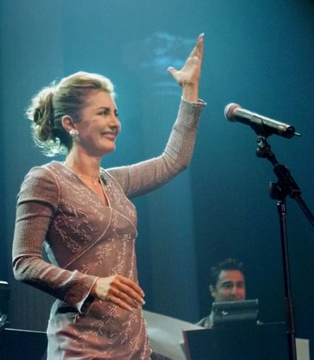 Googoosh performs in Toronto July 29, 2000 - her first concert in 21 years.