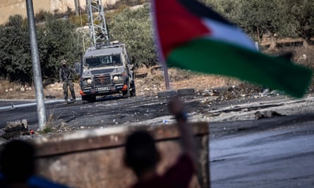 “نحن المقاومة”: عرض التحدي من جانب حماس أثناء موكب الجنازة بعد معركة جنين | الاراضي الفلسطينية “نحن المقاومة”: عرض التحدي من جانب حماس أثناء موكب الجنازة بعد معركة جنين | الاراضي الفلسطينية