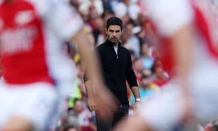 Mikel Arteta on the sidelines