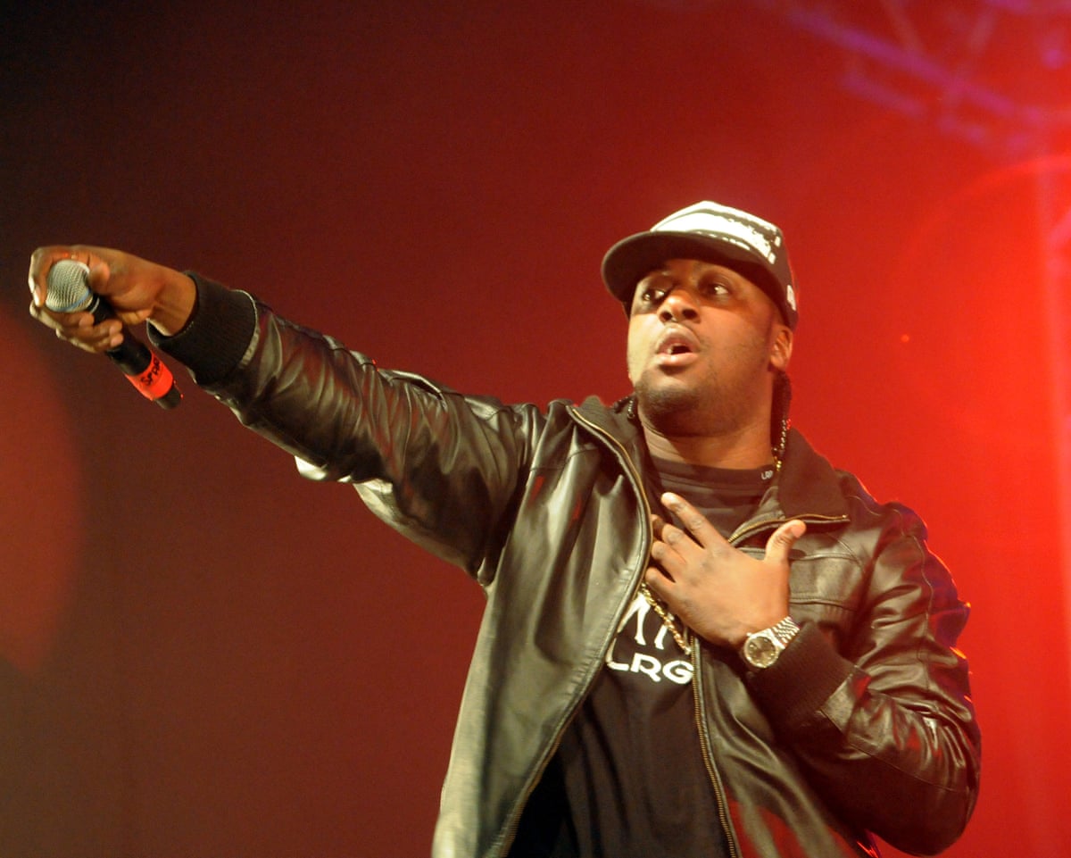 Sway performing in 2008.