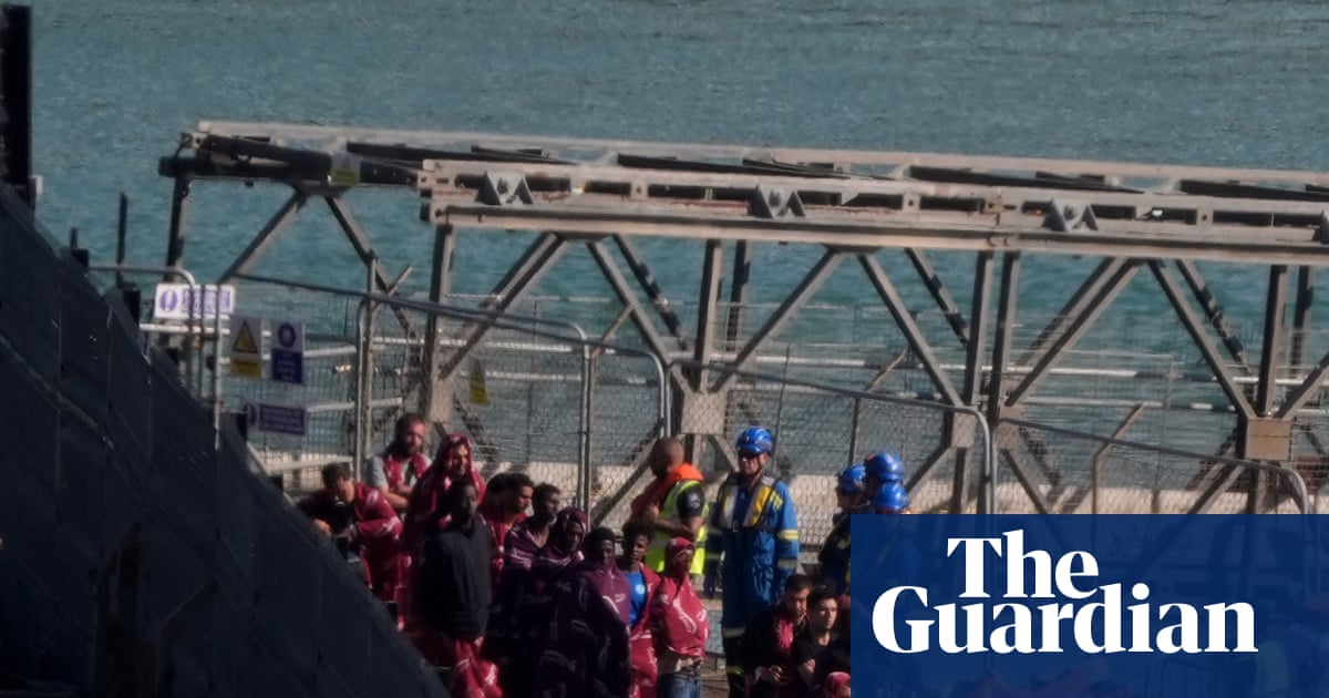 No 10 denies ‘one in one out’ migrant deal with France is ‘shambles’