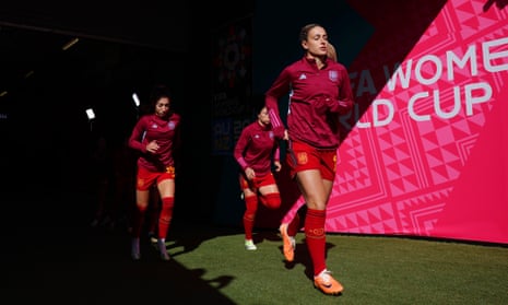 Alexia Putellas goes out on the field to warm up.