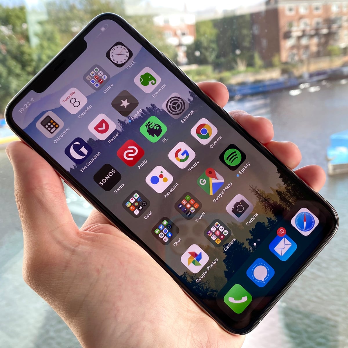 Iphone 11 Pro Max Review Salvaged By Epic Battery Life Iphone The Guardian