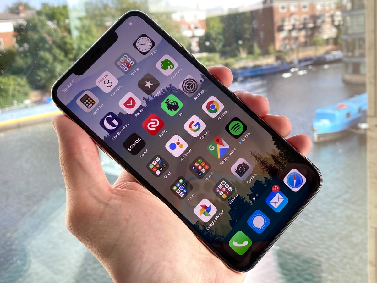 Iphone 11 Pro Max Review Salvaged By Epic Battery Life Iphone The Guardian