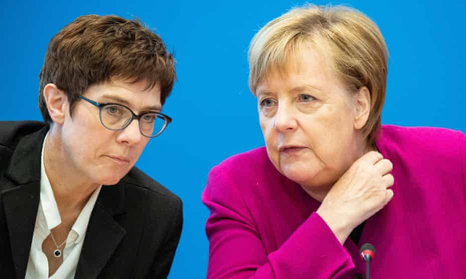 Annegret Kramp-Karrenbauer (left) and Angela Merkel. 