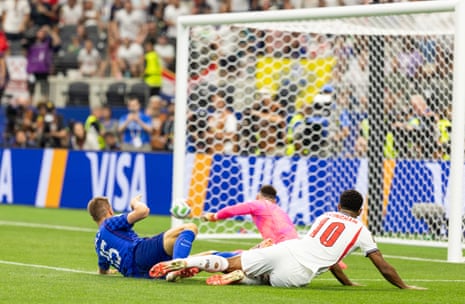Jude Bellingham scores England’s third goal.