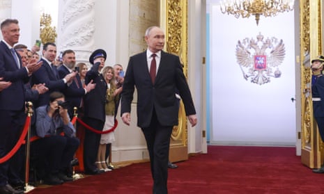 Putin begins fifth term as president 