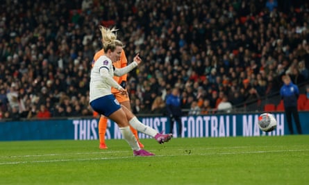 Lauren Hemp equalises for England against the Netherlands