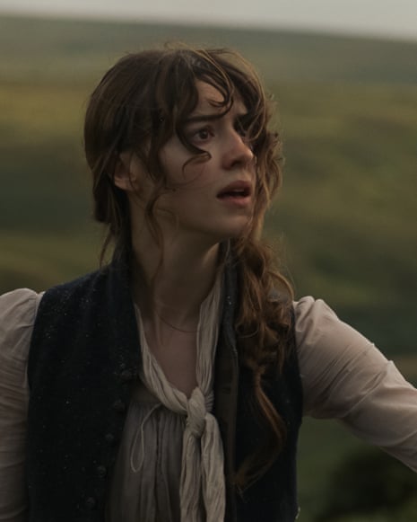 Daisy Edgar-Jones and Esmé Creed-Miles in Sense and Sensibility.