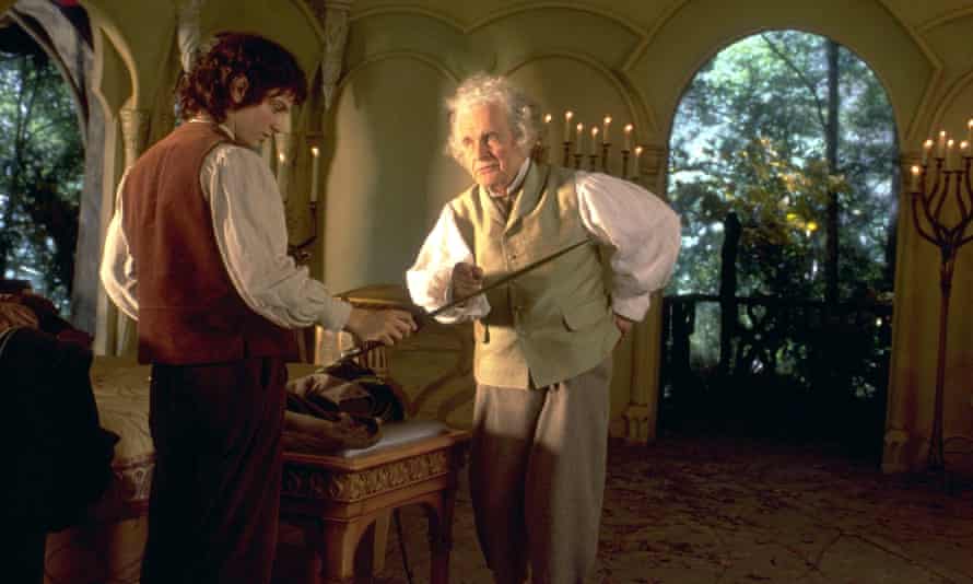 Ian Holm as Bilbo Baggins, with Elijah Wood as Frodo, in The Fellowship of the Ring, 2001.