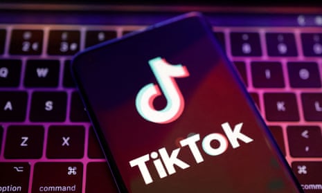 TikTok's Viral Weight Loss Dance Sparks Controversy Among Health Pros