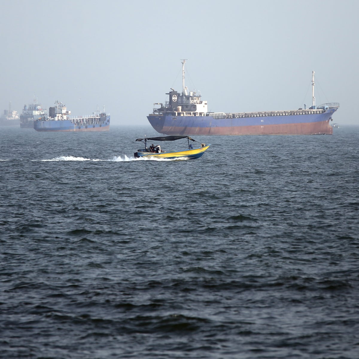 US says Iranian tankers ‘destroyed’ after missile attacks on American warship