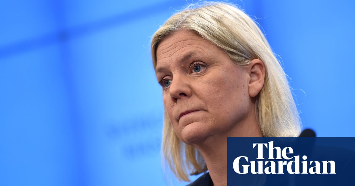 La prima donna primo ministro svedese si dimette meno di 12 ore di lavoro – video