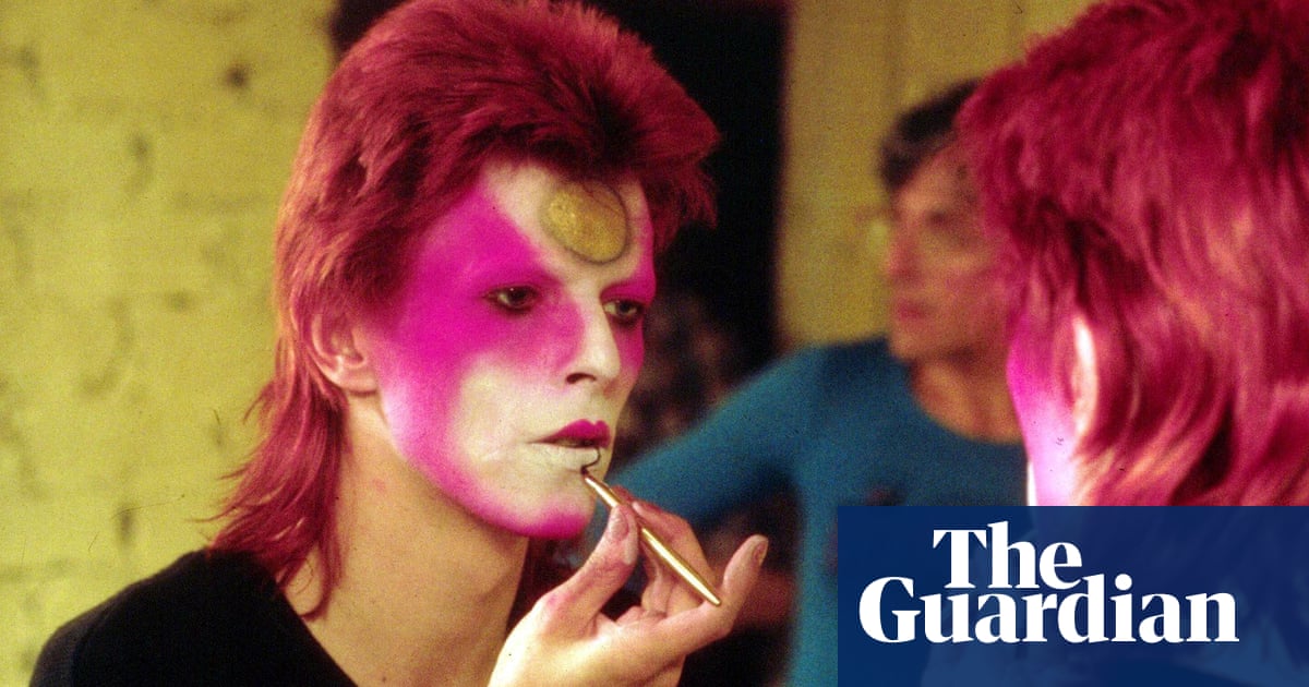 Lindsay Kemp I Tried To Get David Bowie Do Puss In Boots Theatre The Guardian David Bowie To Do Puss In Boots