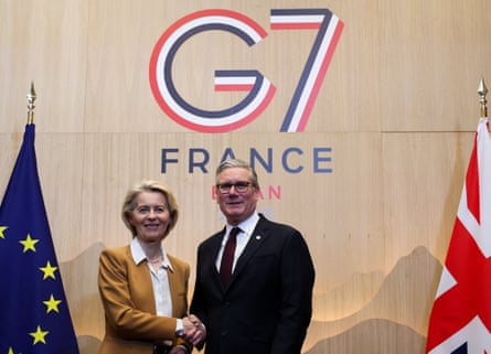 The president of the European Commission, Ursula von der Leyen, with Keir Starmer at the G7 summit in Évian-les-Bains, France, on 16 June.