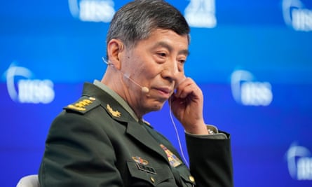 Shangfu in military uniform