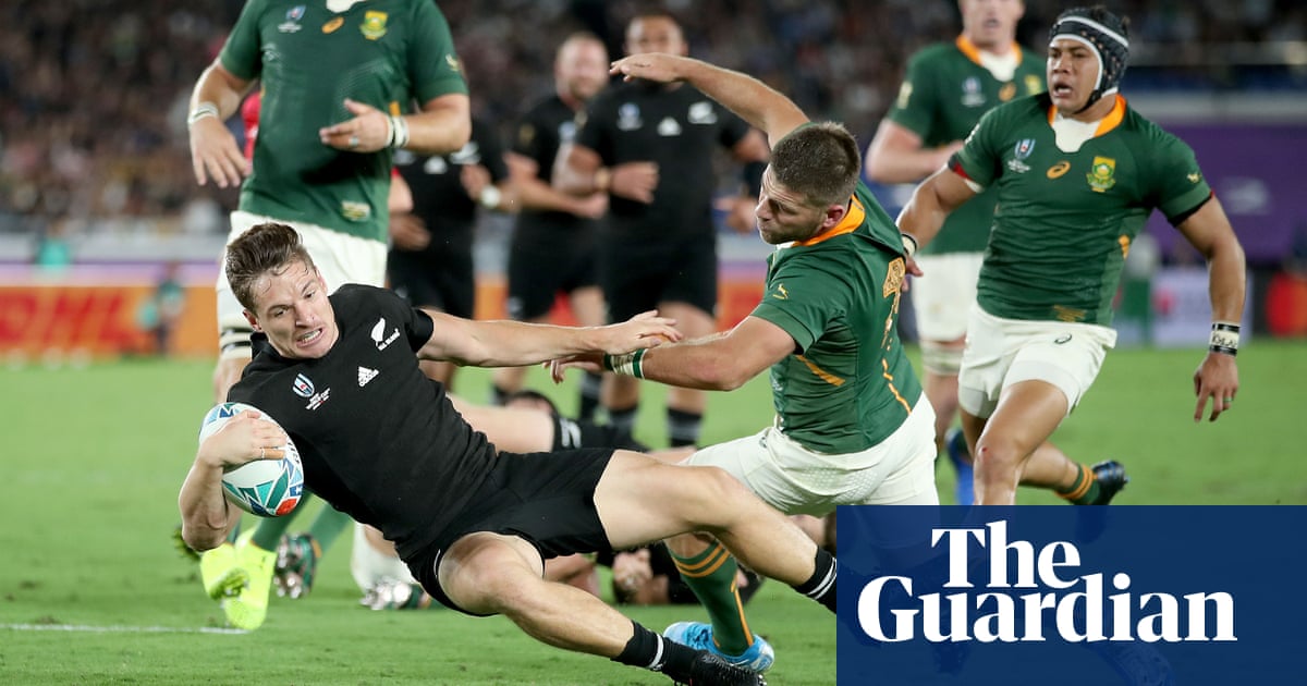 Rugby World Cup: Key moments as New Zealand, France and Australia win – video highlights