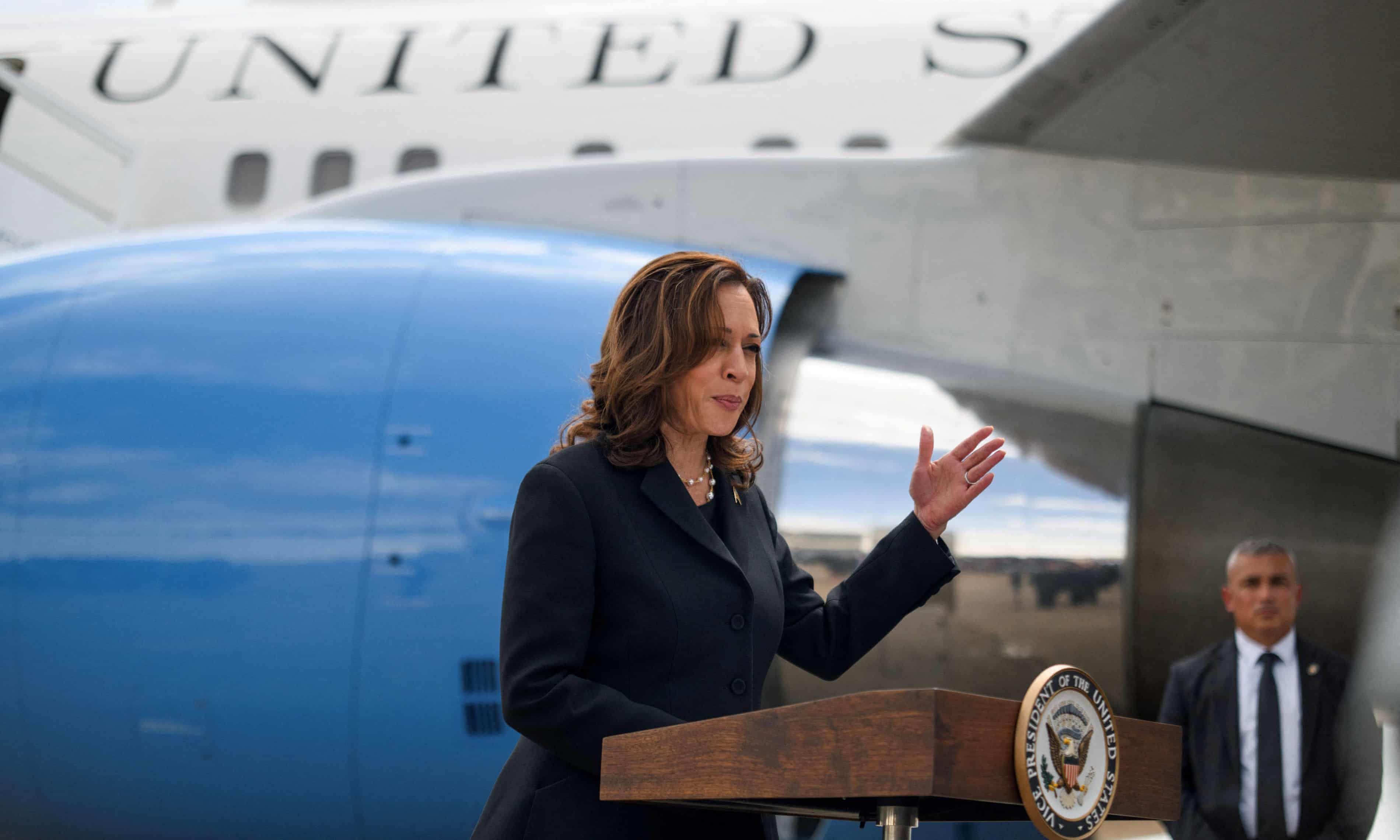 Kamala Harris’s campaign raises $310m, far outpacing Trump’s funding (theguardian.com)