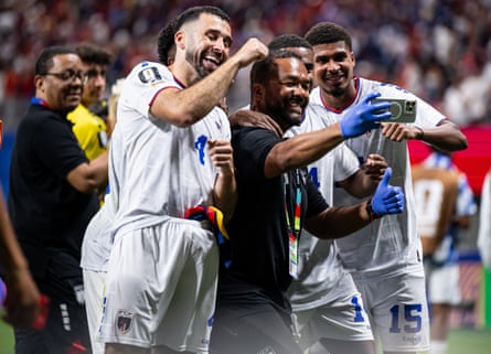 Roberto Lopes of Cabo Verde (left) and Laros Duarte of Cabo Verde (right) celebrate