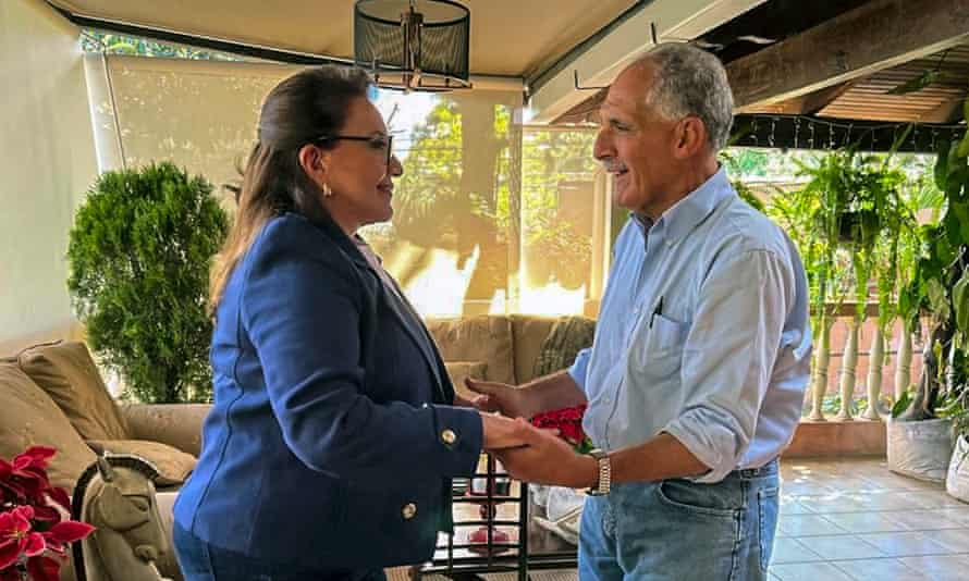 Honduran President-elect Xiomara Castro congratulated by National Party candidate Nasry Asfura