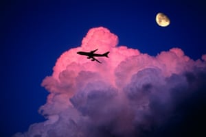 747-400 passes a cloud