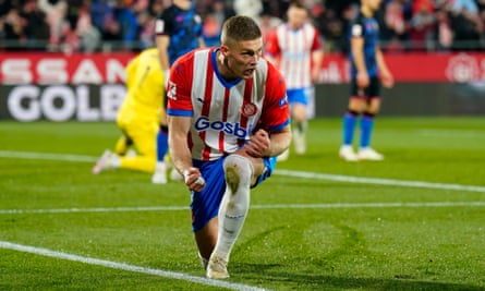 Artem Dovbyk celebrates a goal.