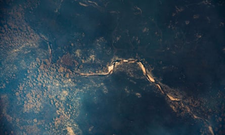An aerial images of the Tasmanian bushfires - Cracroft River