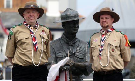 Locals Prevent Removal Of Baden Powell Statue From Poole Quay Poole The Guardian