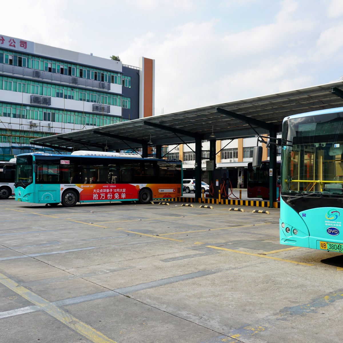 Shenzhen S Silent Revolution World S First Fully Electric Bus Fleet Quietens Chinese Megacity Cities The Guardian