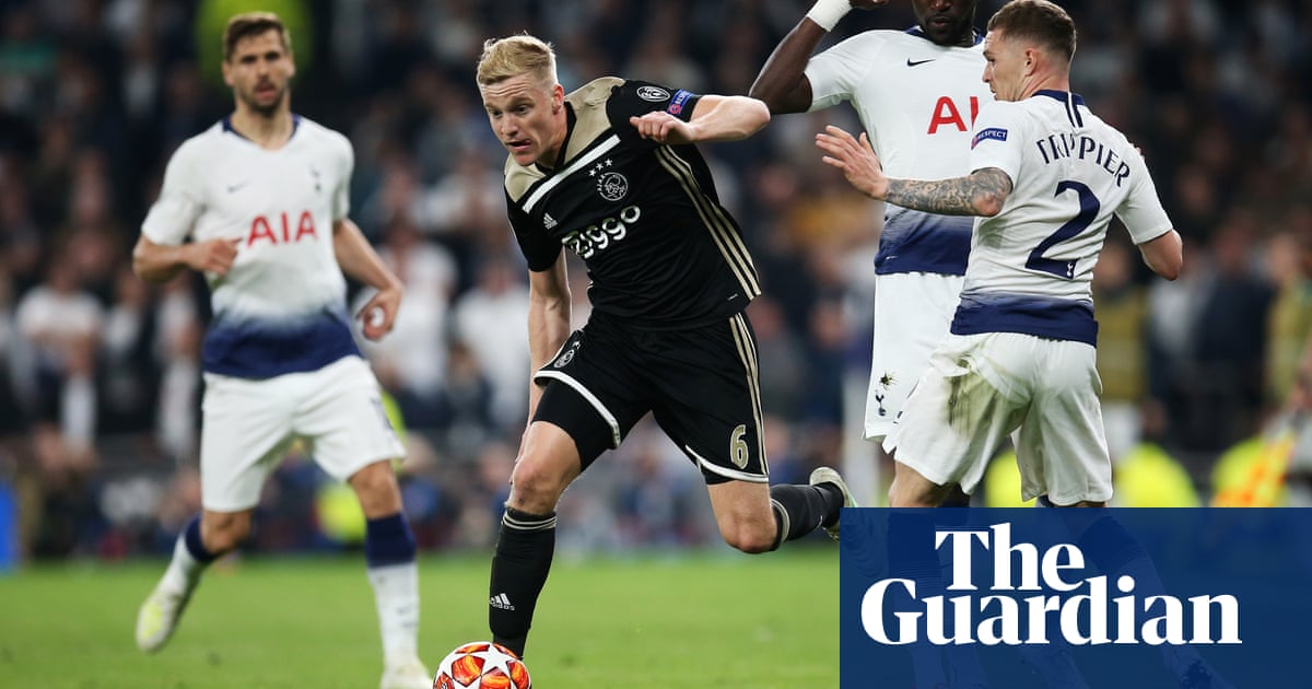 Donny Van De Beek Presses Pause Before Delivering Telling Blow For Ajax Barney Ronay Live Watch News