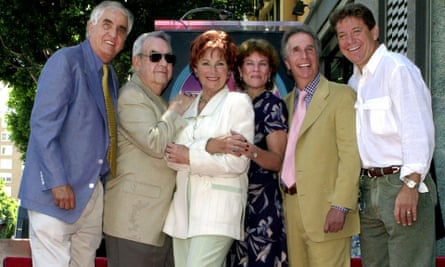 Some members of the Happy Days crew in 2001. From left: Garry Marshall, Tom Bosley, Marion Ross, Erin Moran, Henry Winkler and Anson Williams.