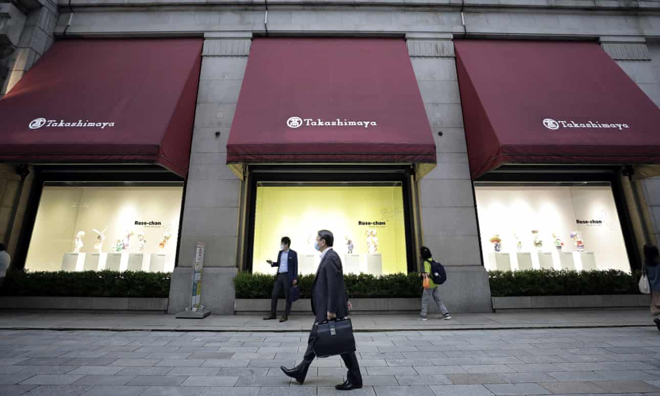 Taza de té dorada de £52,000 robada de una tienda departamental de Tokio