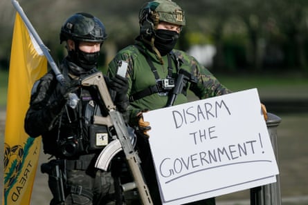 Boogaloo Bois members demonstrate in Oregon in January 2021.