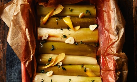 Photograph of Yotam Ottolenghi’s roast leeks with thyme and vermouth