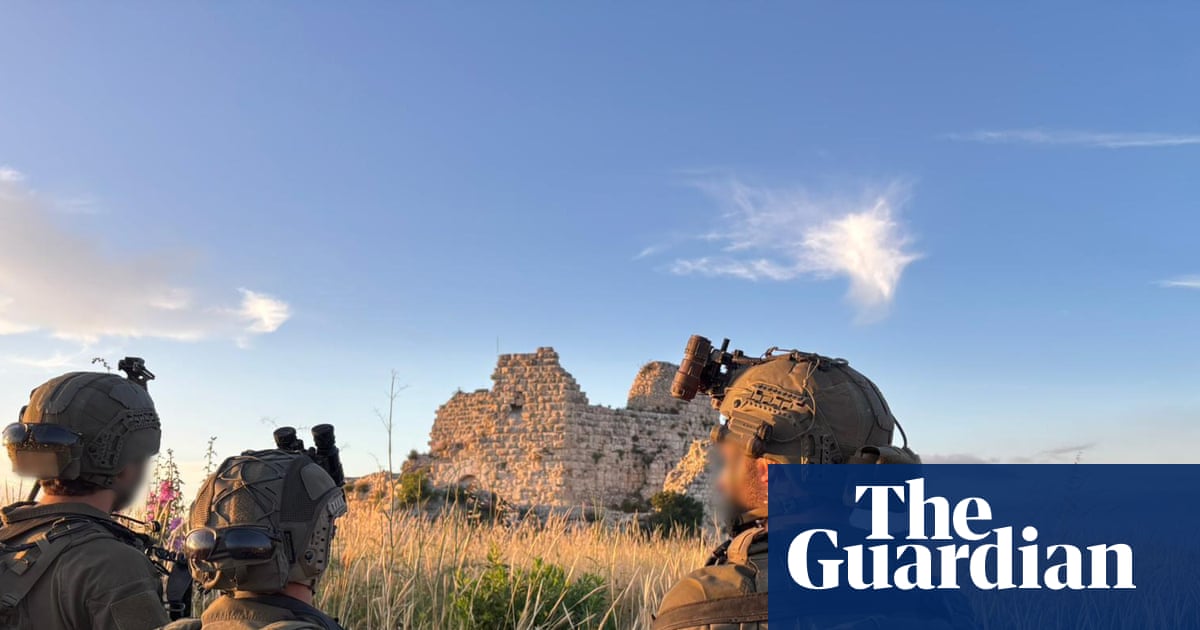 Το Ισραήλ επιδιώκει την πολιτική της «καμένης γης», λέει ο πρωθυπουργός του Λιβάνου, καθώς ο Ισραηλινός Στρατός πιέζει βαθύτερα στο νότο της χώρας