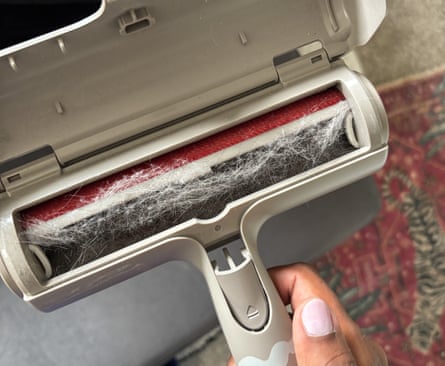 The underside of a Chom Chom Pet Hair Remover