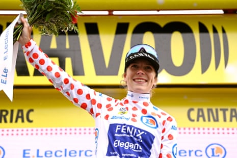 Yara Kastelijn débutera la troisième étape avec le maillot à pois de la reine des montagnes.