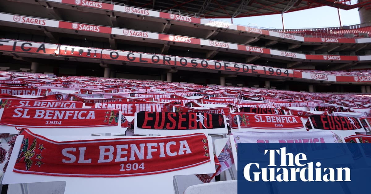 Two Benfica players injured after attack on team bus following first game back