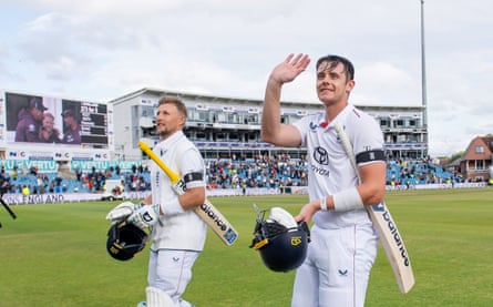 Joe Root and Jamie Smith