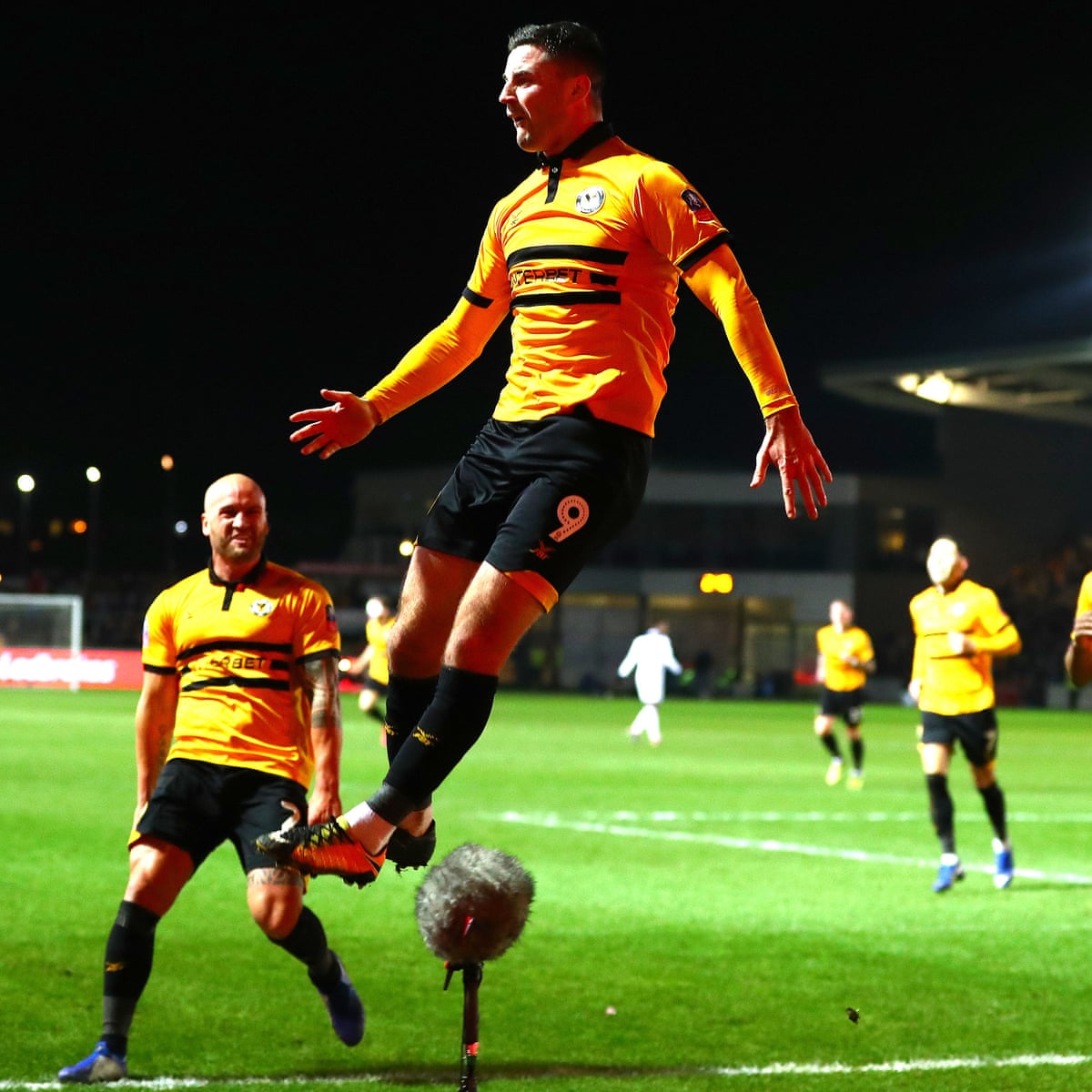 Amond S Late Penalty Gives Newport County Shock Fa Cup Win Over Leicester Fa Cup The Guardian Amond S Late Penalty Gives Newport County Shock Fa Cup Win Over Leicester Fa Cup The Guardian